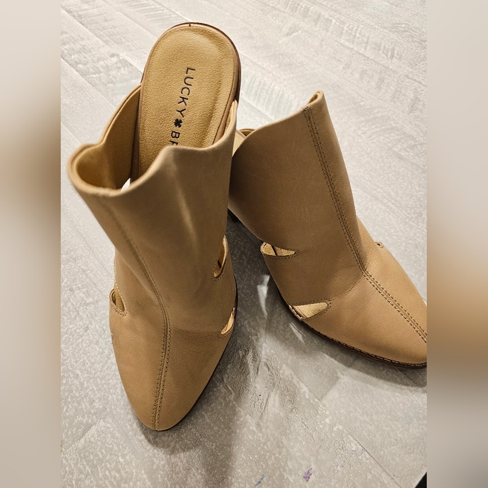Tan open boot style - Picture 2 of 4